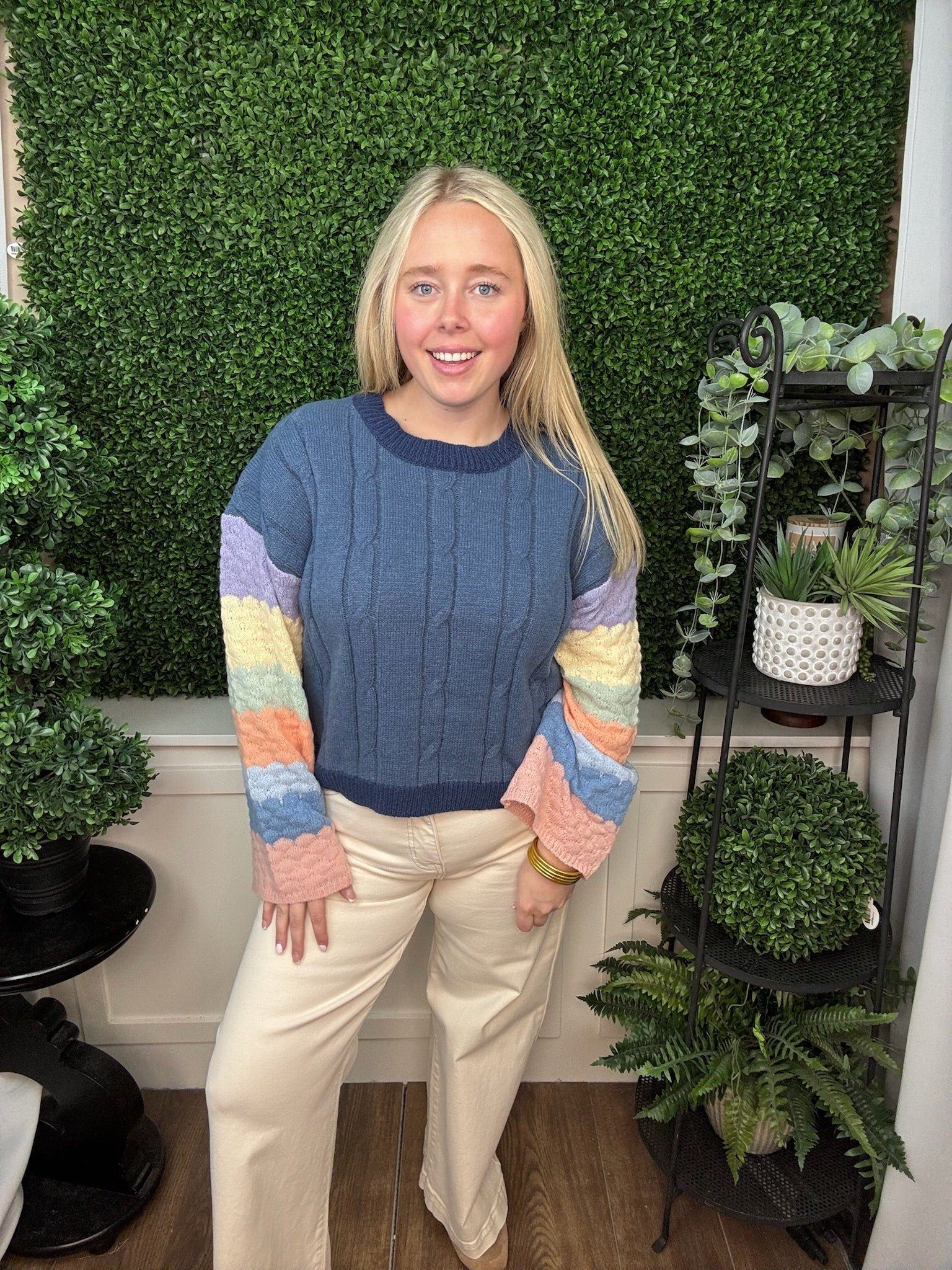 NAVY SWEATER W/COLORBLOCK OVERSIZED SLEEVES
