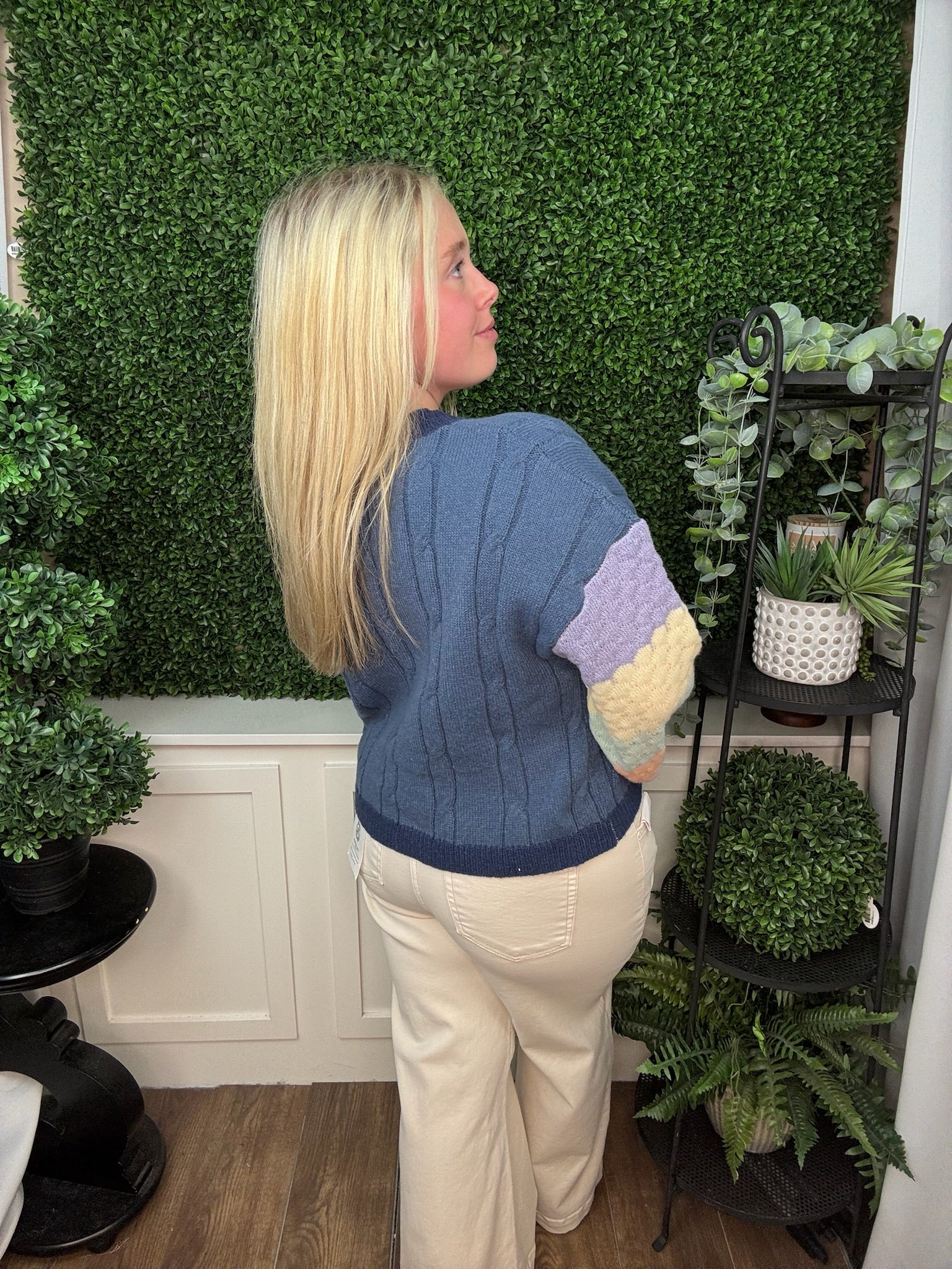 NAVY SWEATER W/COLORBLOCK OVERSIZED SLEEVES
