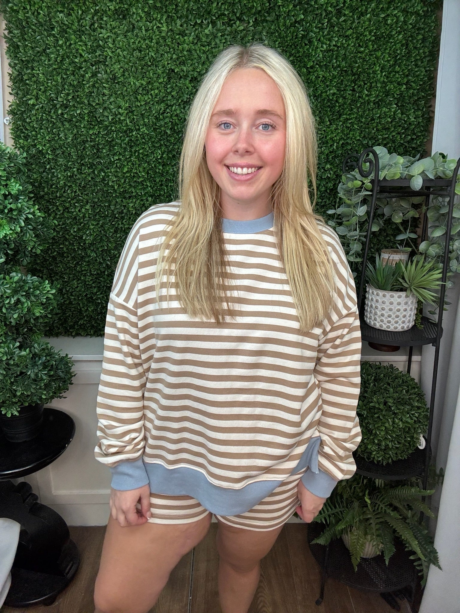 STRIPED CREW NECK LONG SLEEVE KNIT TOP AND SHORTS SET