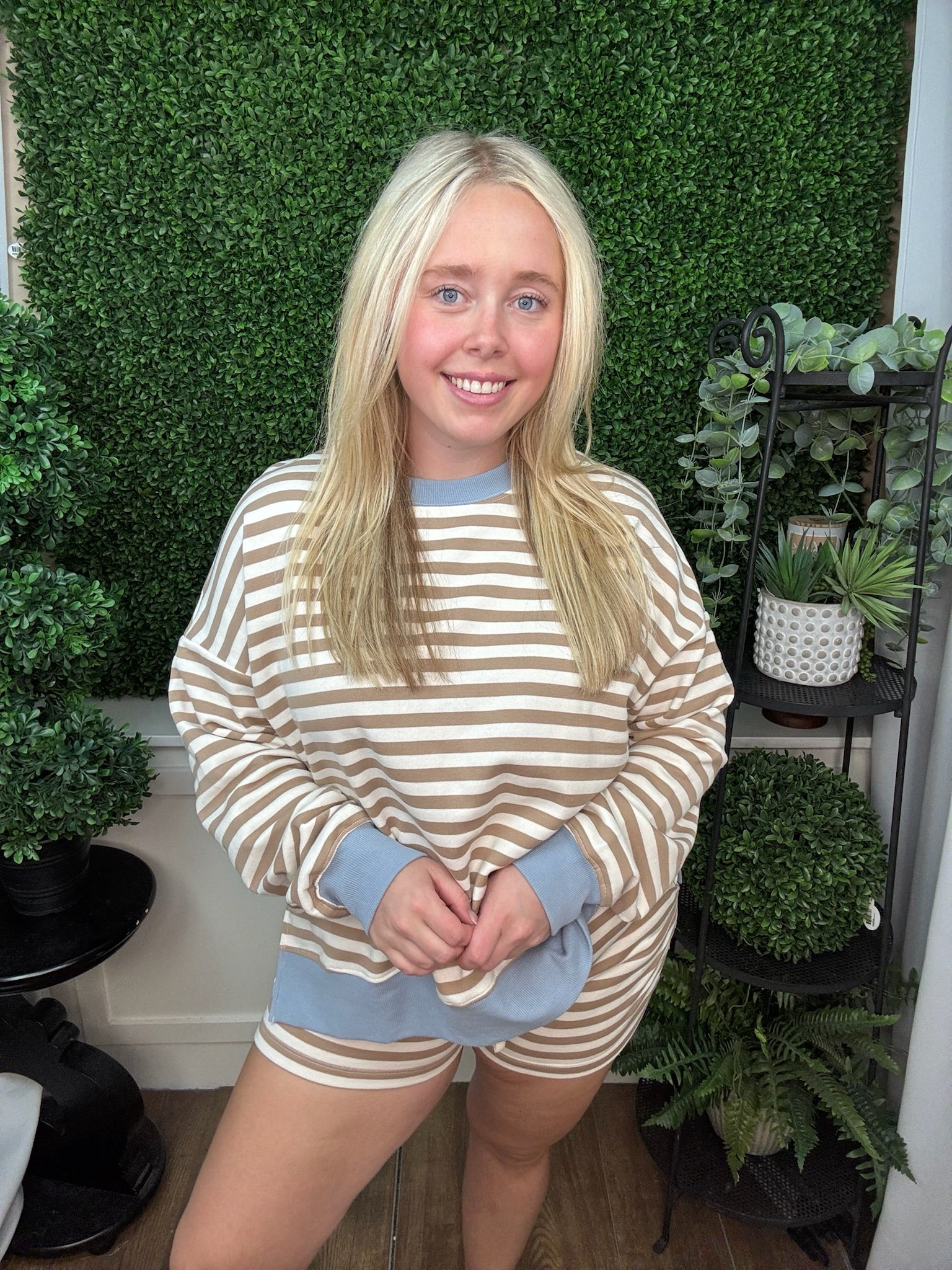 STRIPED CREW NECK LONG SLEEVE KNIT TOP AND SHORTS SET
