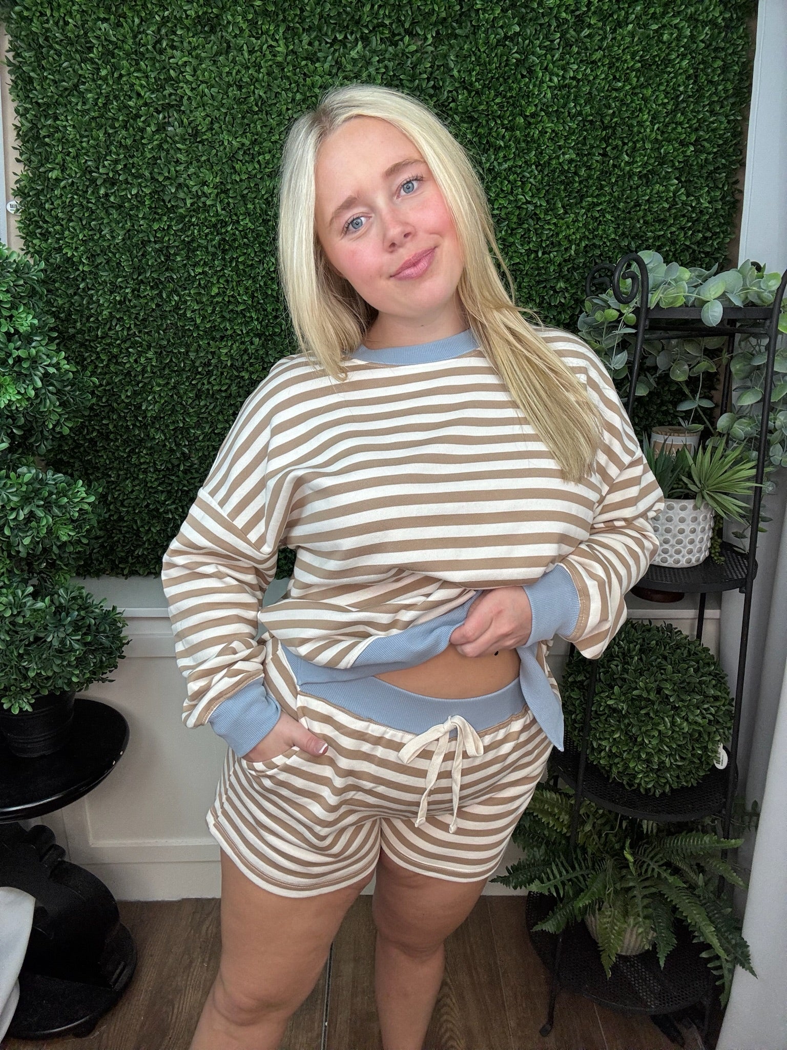 STRIPED CREW NECK LONG SLEEVE KNIT TOP AND SHORTS SET