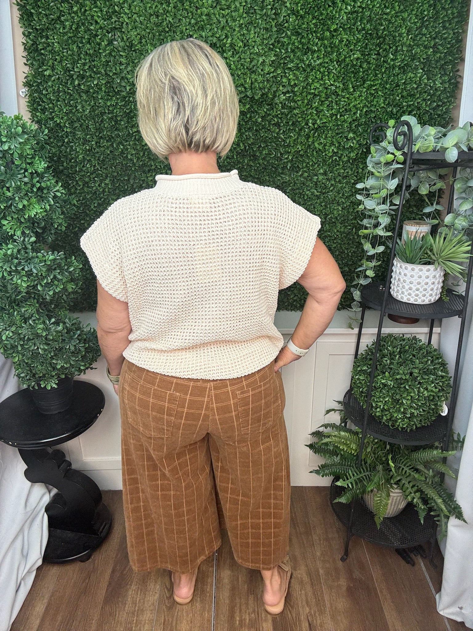 HIGH RISE CORDUROY WIDE LEG CROPPED PANTS - BRONZE