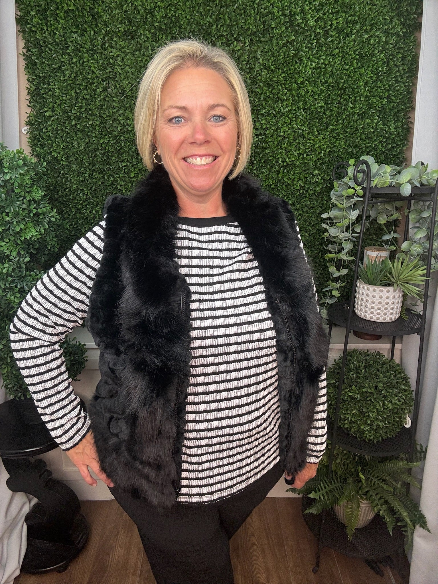 VEST FUR JACKET WITH COLLAR, SIDE POCKETS, ZIPPER - BLACK/WHITE/BROWN
