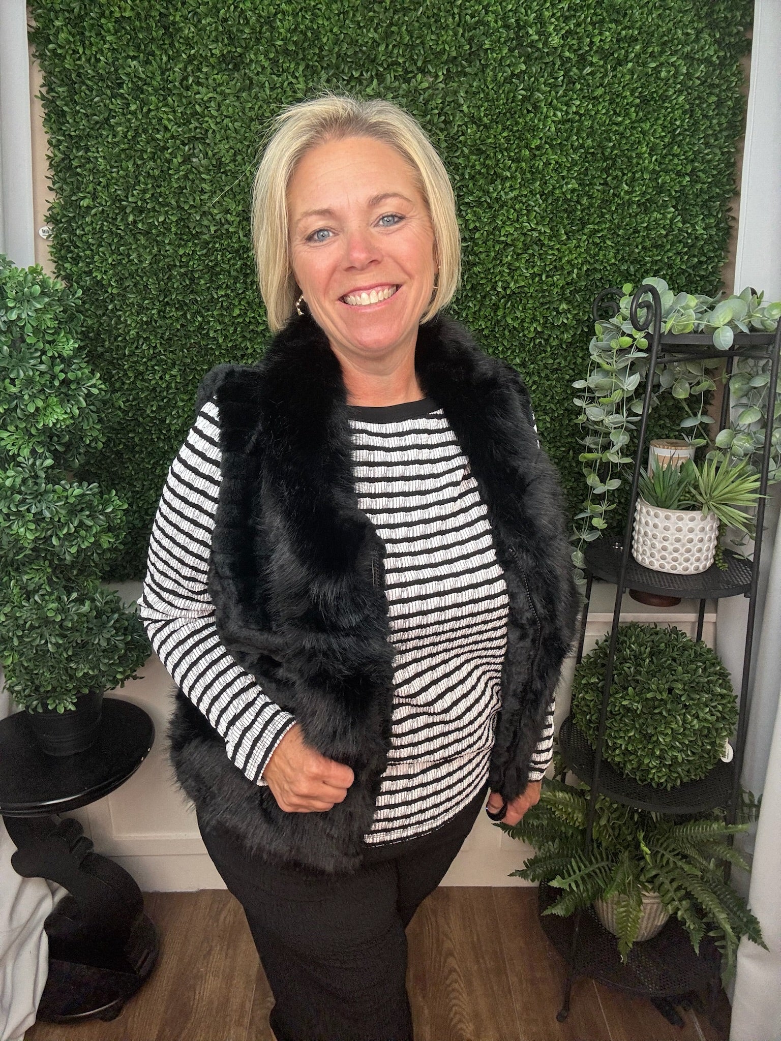 VEST FUR JACKET WITH COLLAR, SIDE POCKETS, ZIPPER - BLACK/WHITE/BROWN