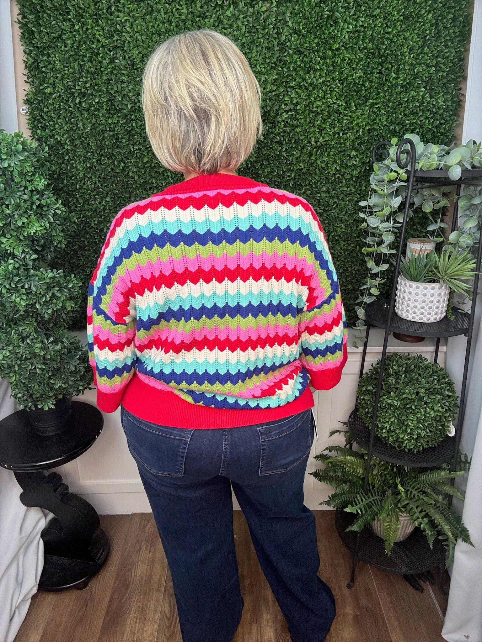 LONG SLEEVE CREW NECK ZIGZAG STRIPED KNIT SWEATER - RED MULTI