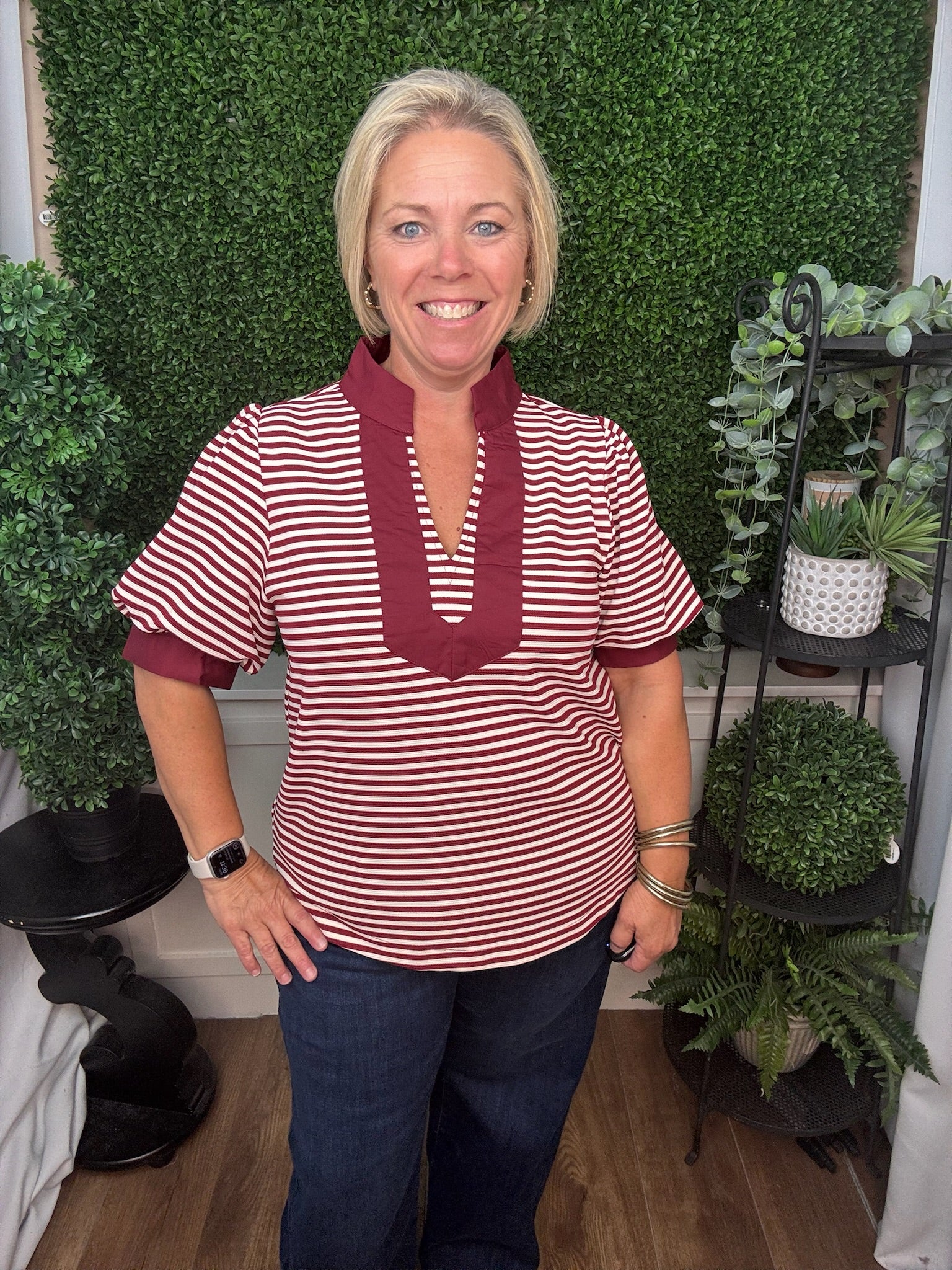 SHORT SLEEVE COLLARED STRIPED WOVEN TOP WITH RUFFLE CUFFS - HUNTER GREEN/BURGUNDY