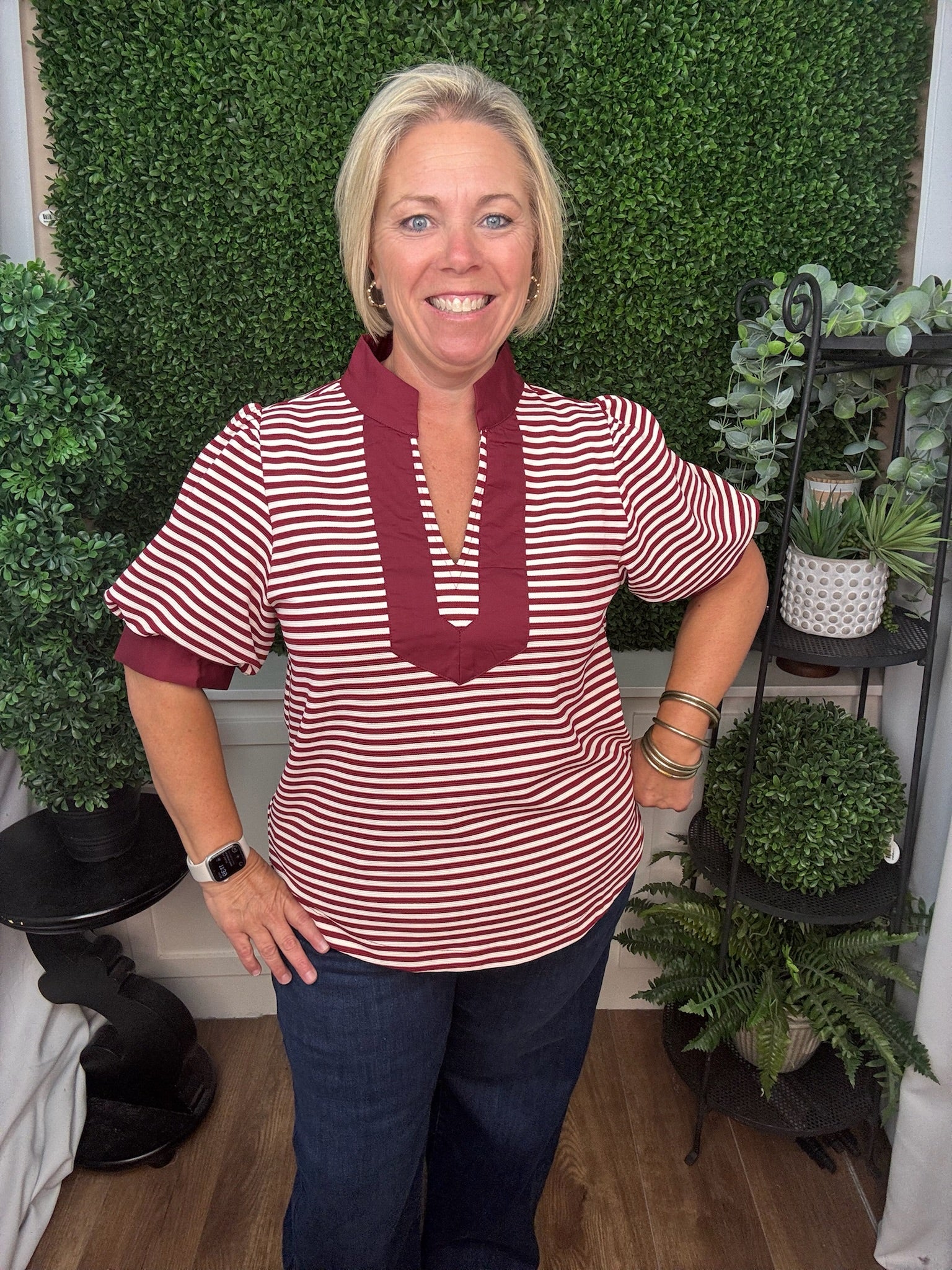 SHORT SLEEVE COLLARED STRIPED WOVEN TOP WITH RUFFLE CUFFS - HUNTER GREEN/BURGUNDY