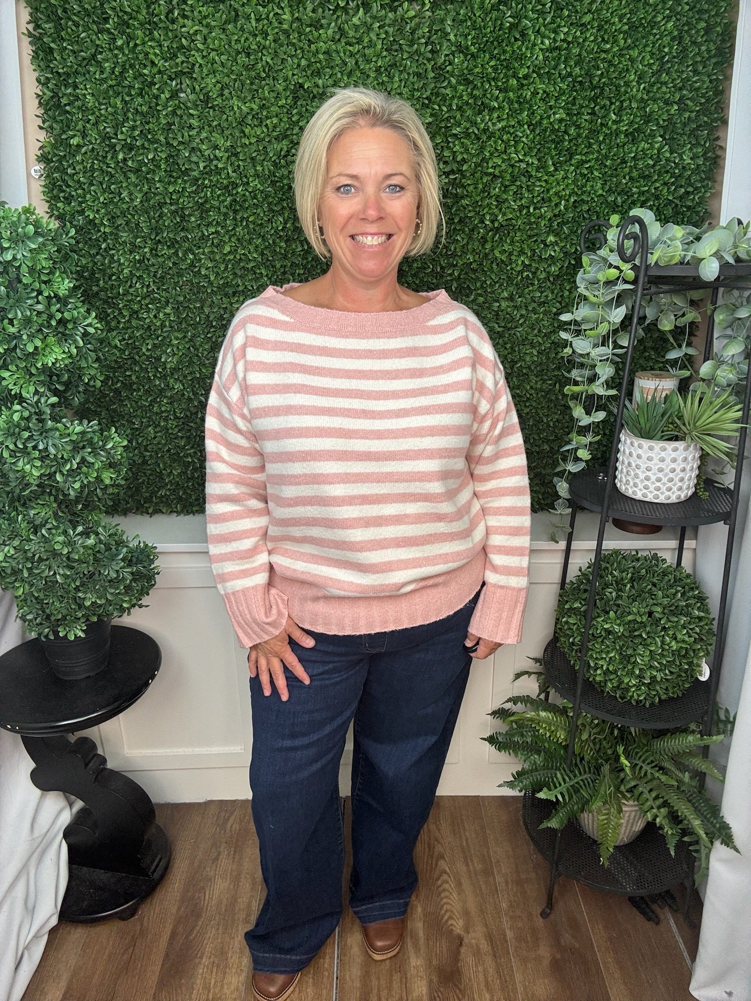 STRIPED CREW NECK RELAXED FIT KNIT SWEATER - ROSIE/CREAM