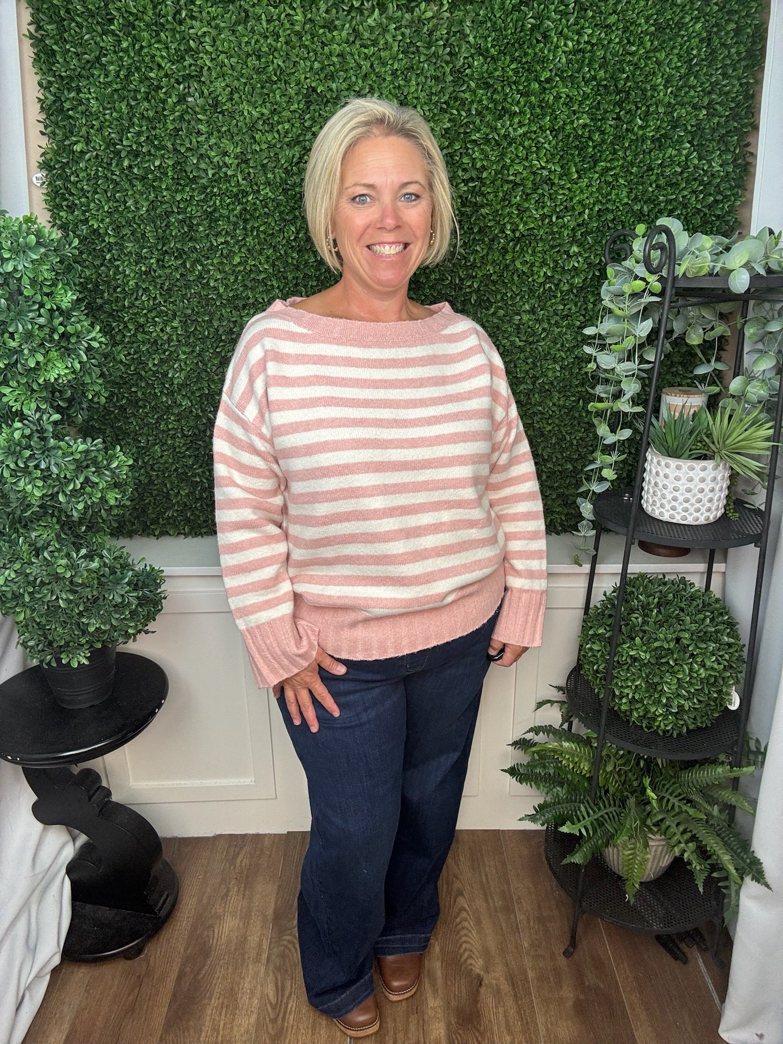 STRIPED CREW NECK RELAXED FIT KNIT SWEATER - ROSIE/CREAM