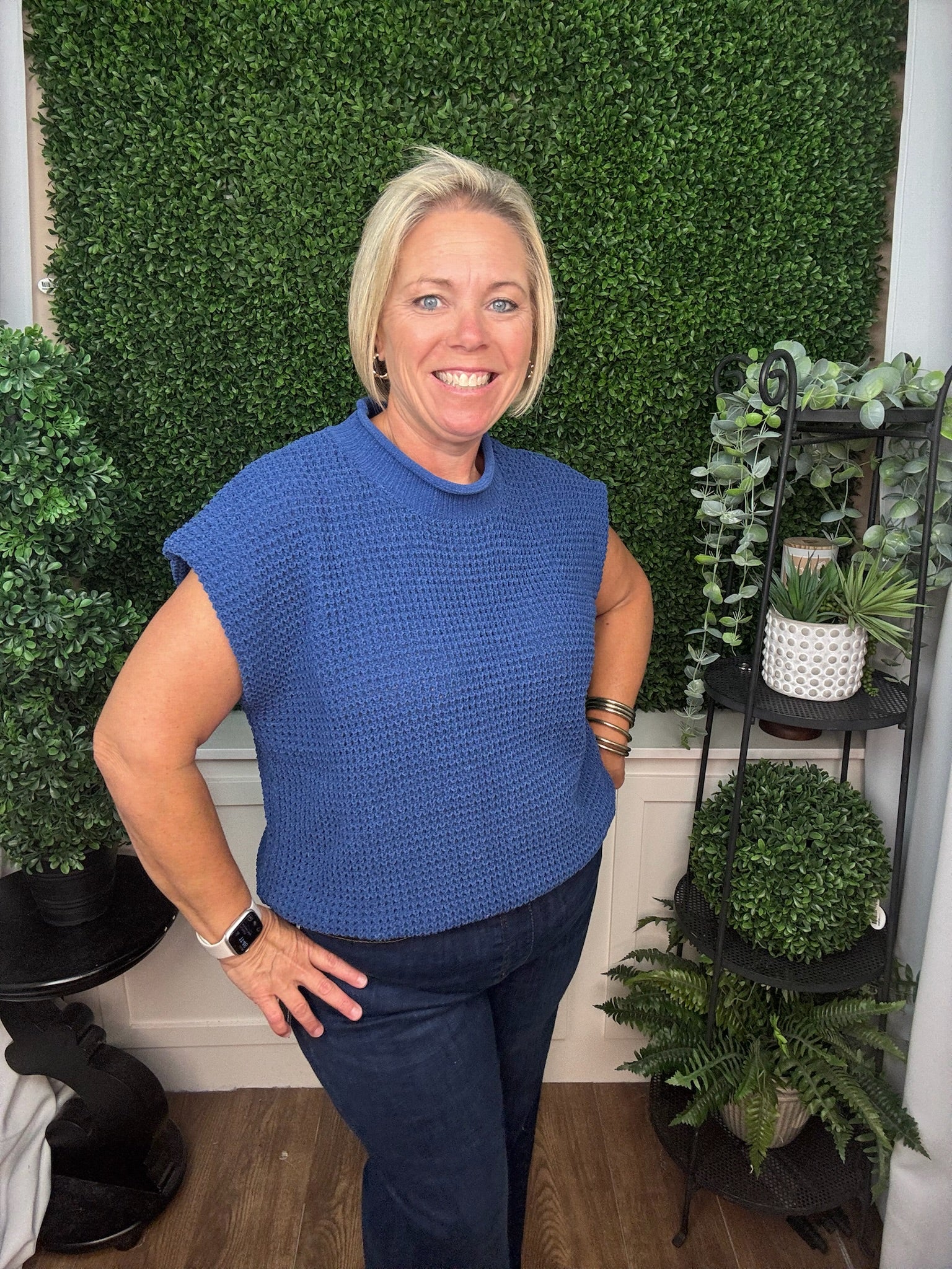 TEXTURED KNIT CREW NECK SWEATER - HOT PINK/ BLUE/CREAM