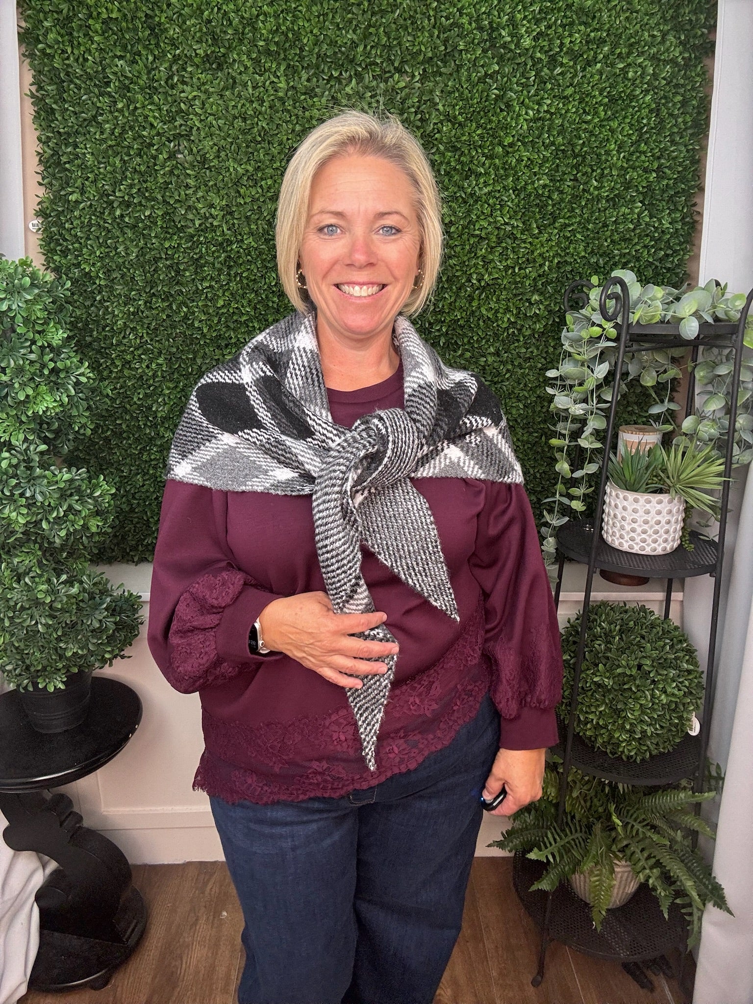 SOREN TRIANGLE SCARF - GREY