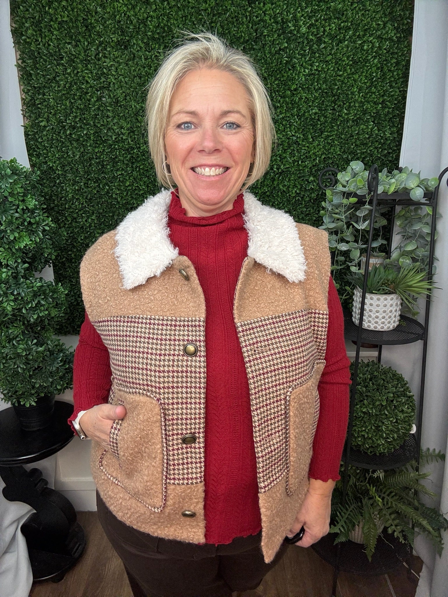 WOVEN FUR COLLAR BUTTON UP VEST - TAN