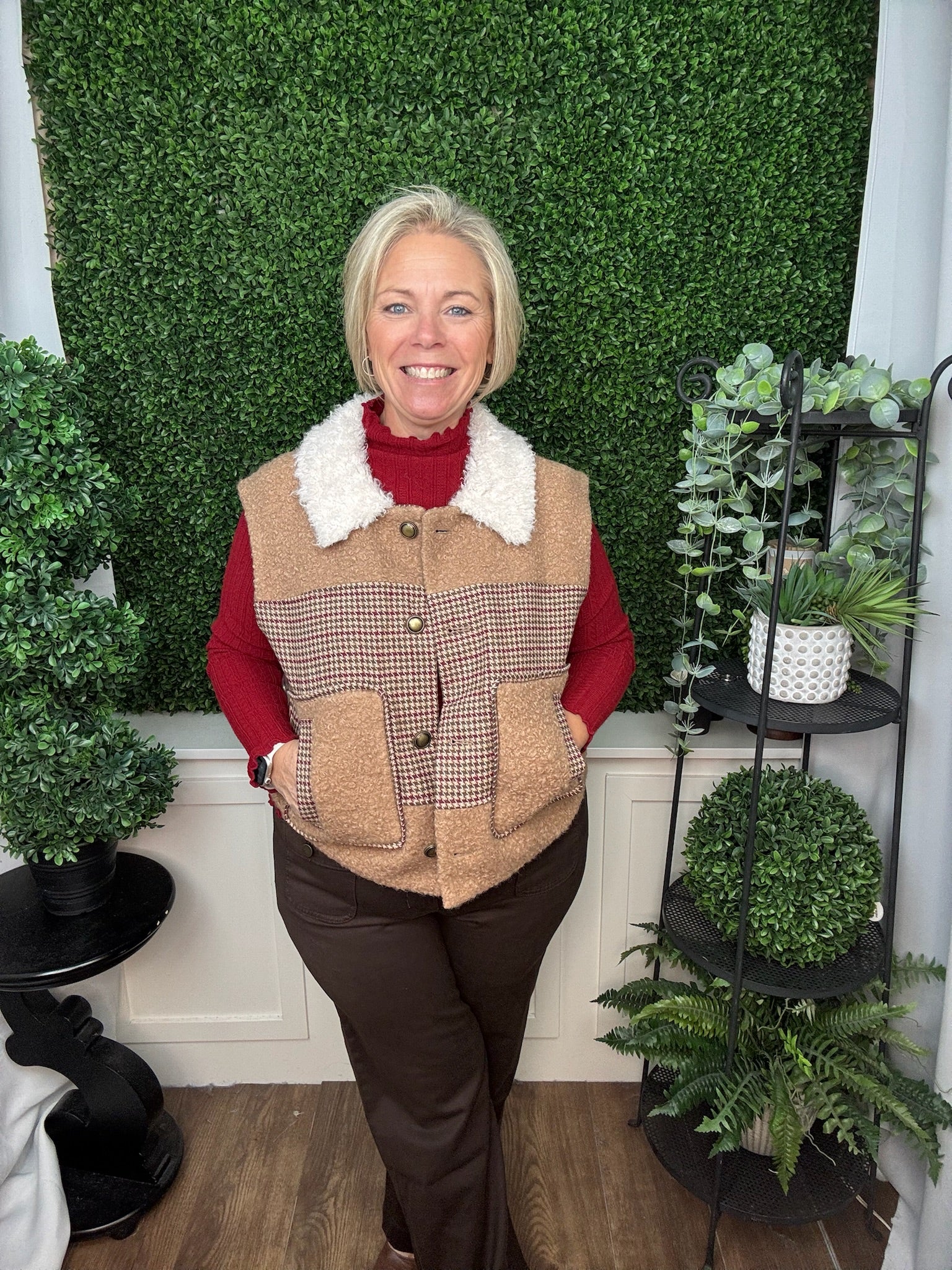 WOVEN FUR COLLAR BUTTON UP VEST - TAN