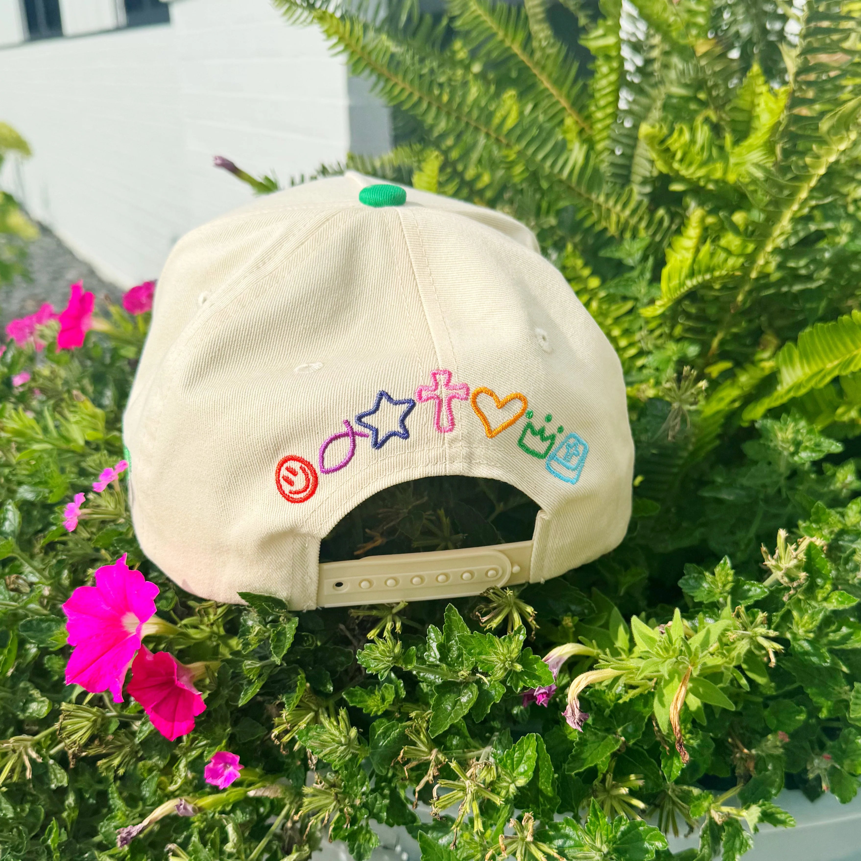 PRAY BIG HAT