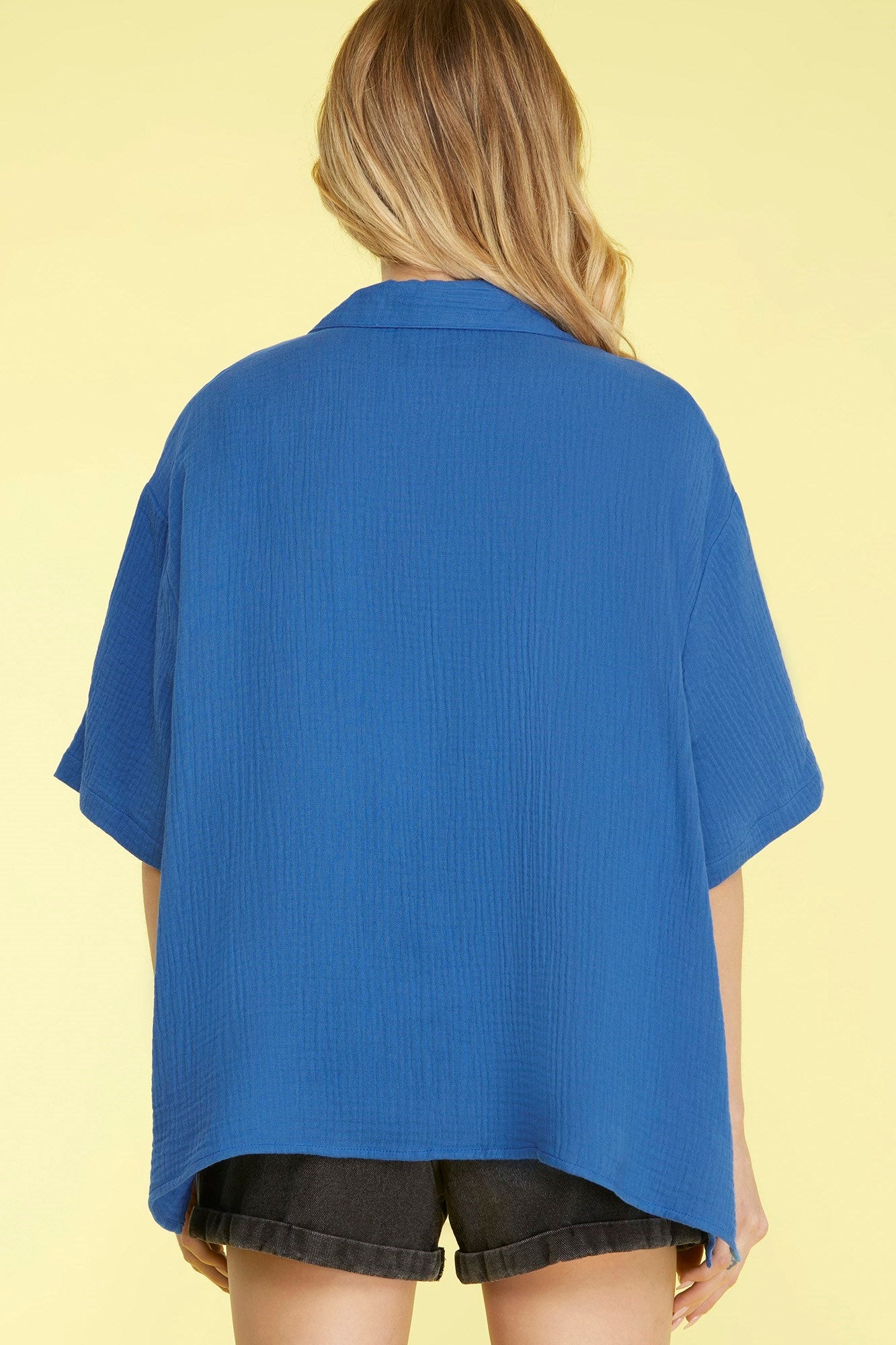 WOVEN BUTTON-DOWN TOP WITH FRON POCKET - BLUE