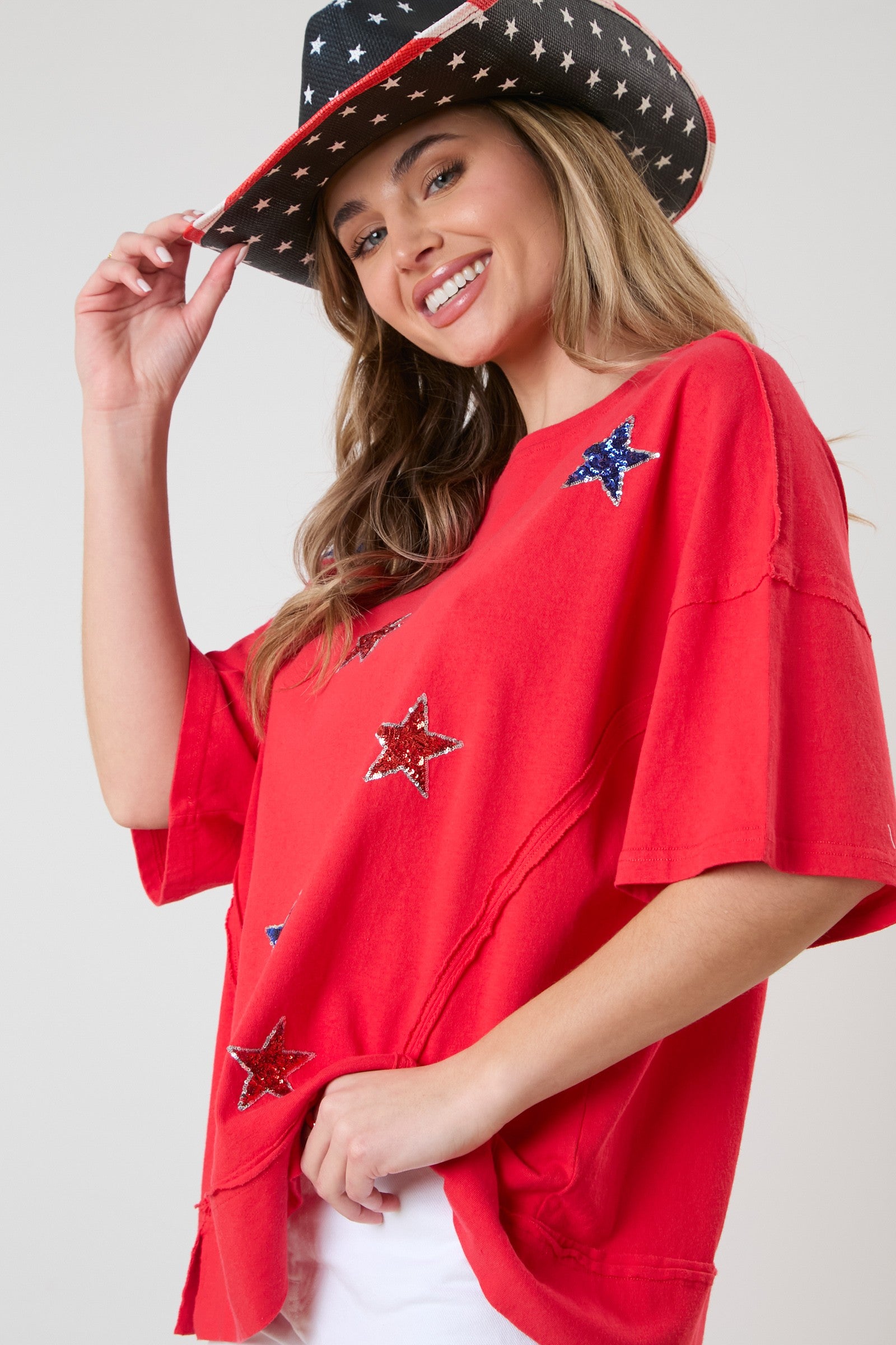 STAR SEQUIN EMBROIDERY CUT EDGE TEE - RED
