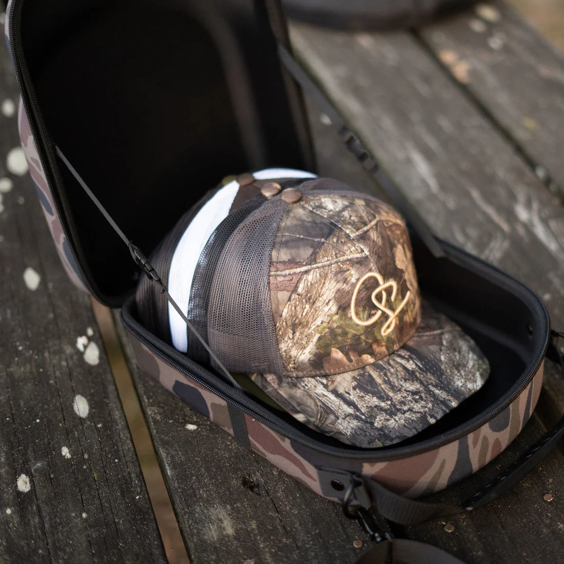 6 HAT TRAVEL CASE - THICKET CAMO