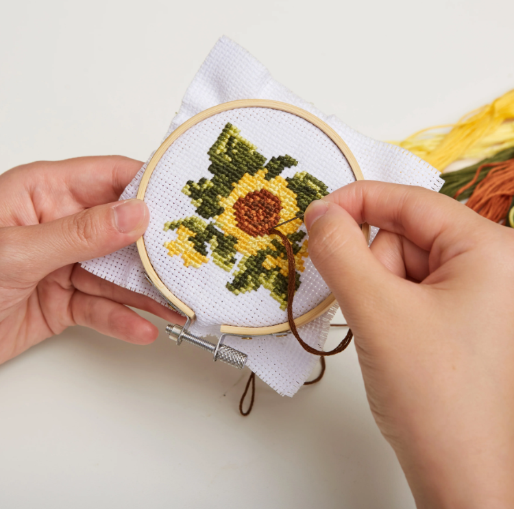 MINI CROSS STITCH EMBROIDERY KIT