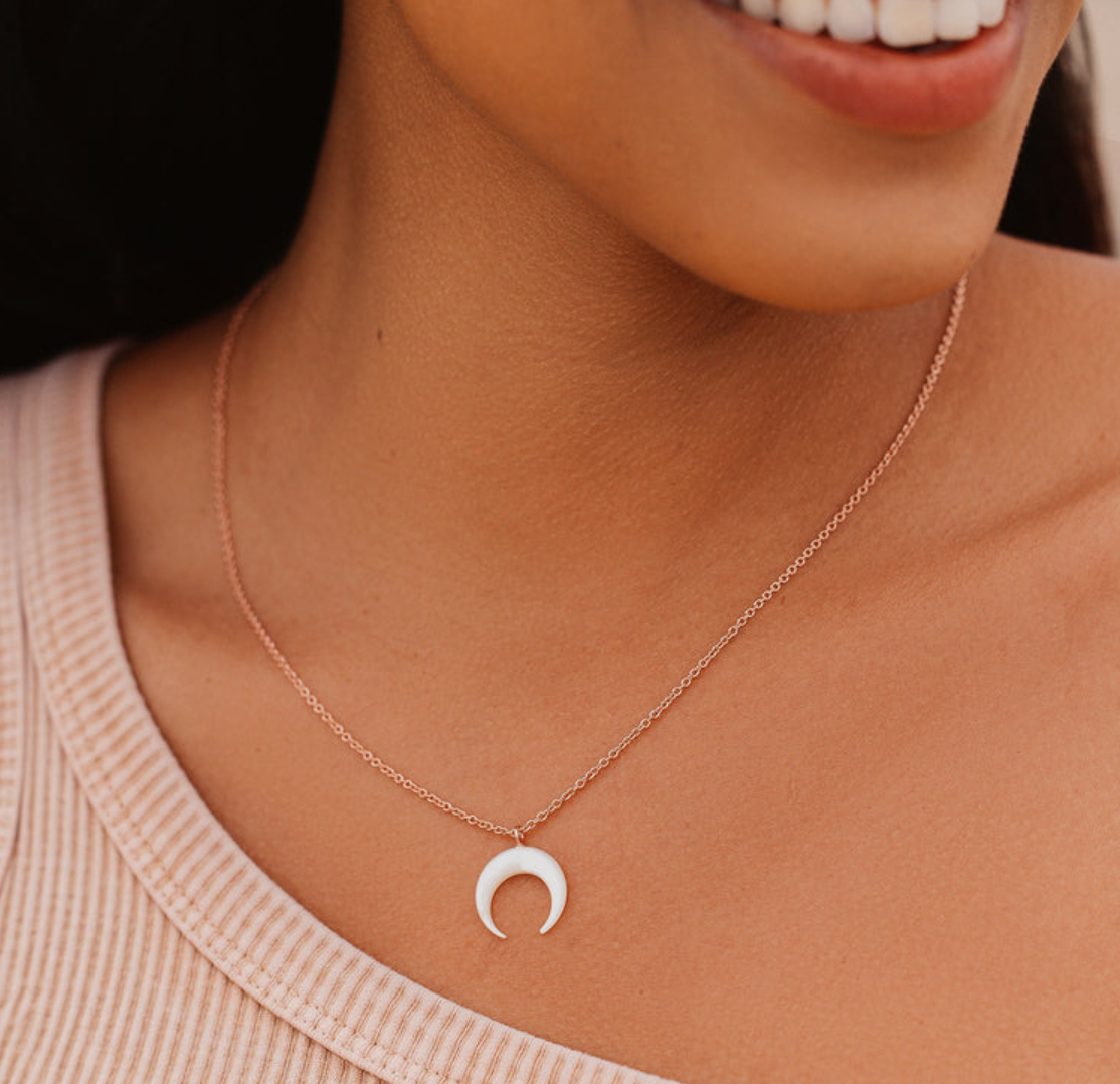 PEARL CRESCENT MOON NECKLACE ROSE GOLD